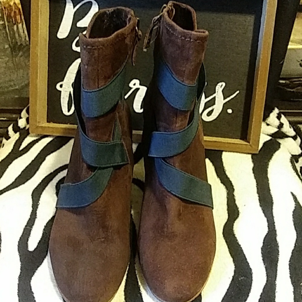 UGG